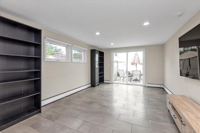 964 Cranford Avenue, North Woodmere, NY 11581