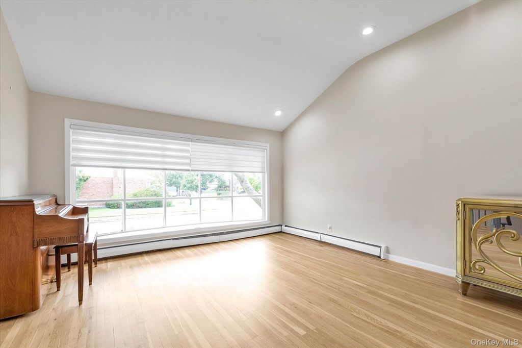 964 Cranford Avenue, North Woodmere, NY 11581 — photo 2