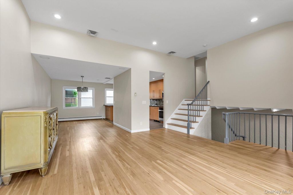 964 Cranford Avenue, North Woodmere, NY 11581 — photo 4