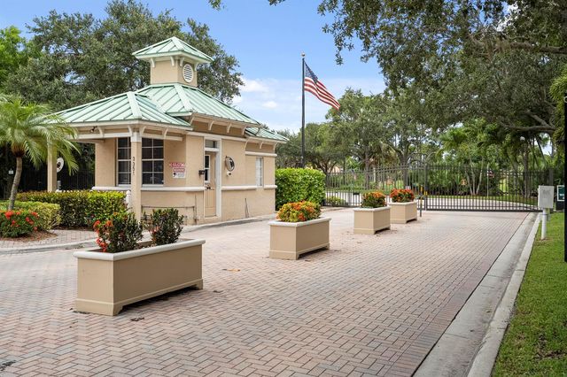 3716 NW Deer Oak Drive, Jensen Beach, FL 34957