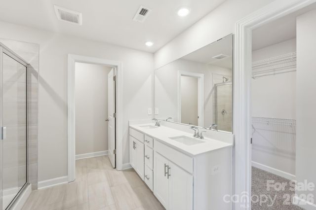 1330 30th Street Lane NE, Hickory, NC 28613