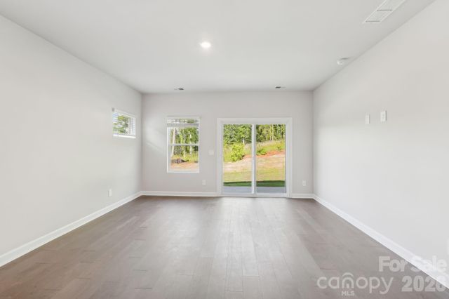 1330 30th Street Lane NE, Hickory, NC 28613