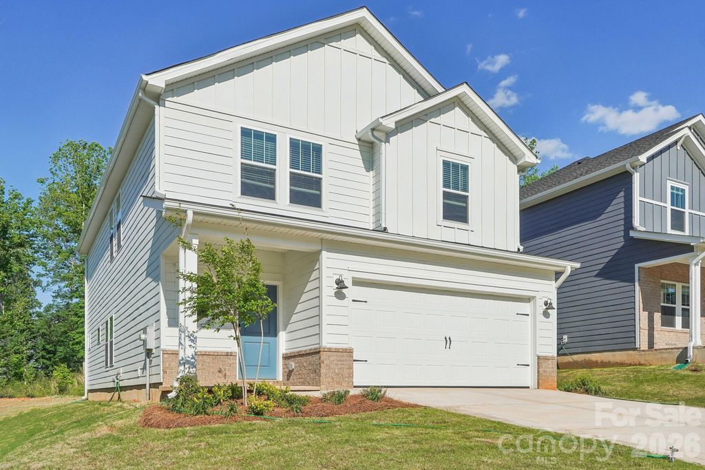 1330 30th Street Lane NE, Hickory, NC 28613