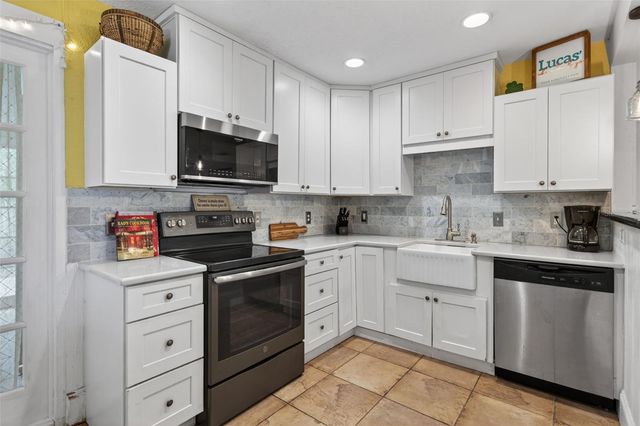 660 LINLEY STREET, Longboat Key, FL 34228
