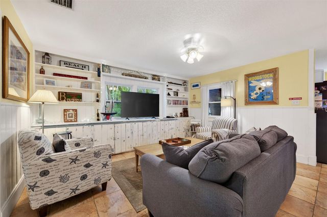 660 LINLEY STREET, Longboat Key, FL 34228