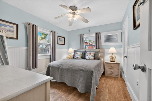 660 LINLEY STREET, Longboat Key, FL 34228