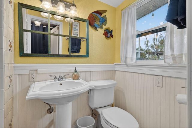660 LINLEY STREET, Longboat Key, FL 34228