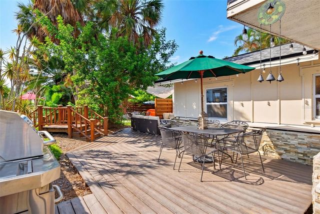 660 LINLEY STREET, Longboat Key, FL 34228