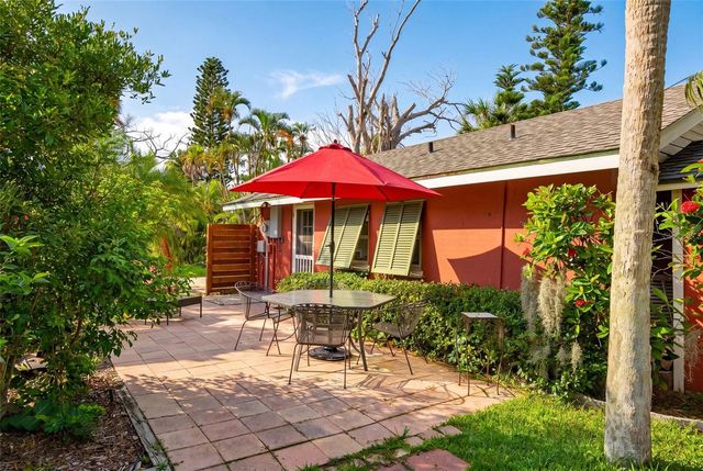 660 LINLEY STREET, Longboat Key, FL 34228