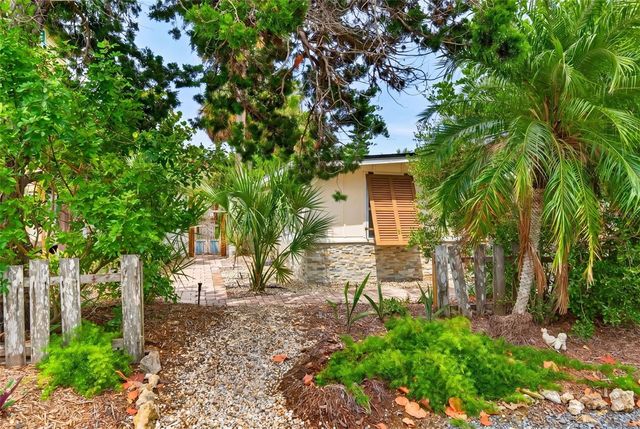 660 LINLEY STREET, Longboat Key, FL 34228
