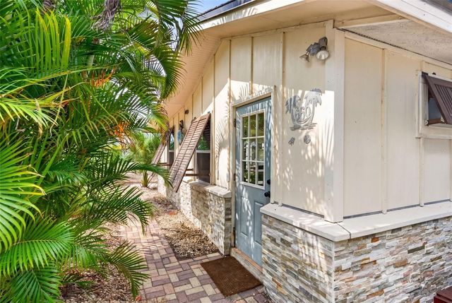660 LINLEY STREET, Longboat Key, FL 34228