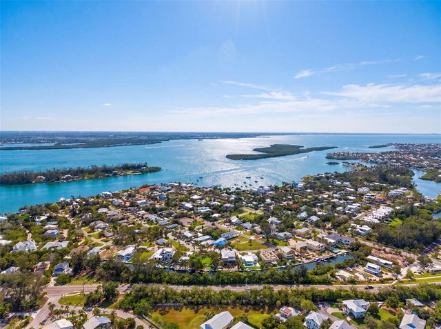 660 LINLEY STREET, Longboat Key, FL 34228