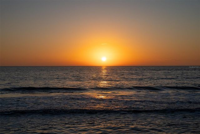 660 LINLEY STREET, Longboat Key, FL 34228