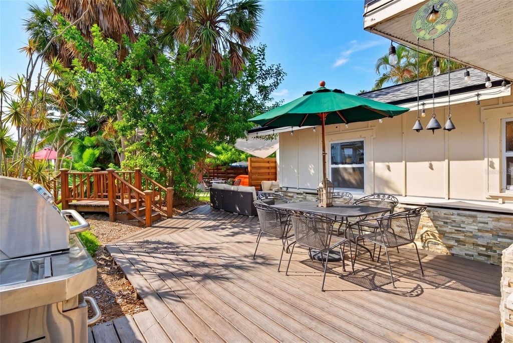 Image 26 of property listing at 660 LINLEY STREET, Longboat Key, FL 34228