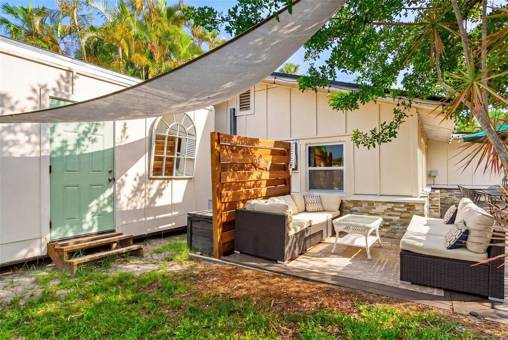 Image 29 of property listing at 660 LINLEY STREET, Longboat Key, FL 34228