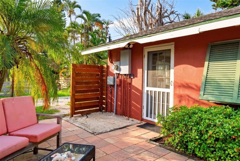 Image 37 of property listing at 660 LINLEY STREET, Longboat Key, FL 34228