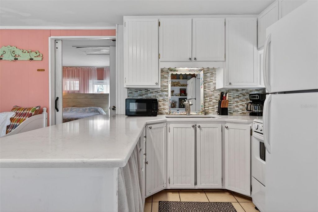 Image 39 of property listing at 660 LINLEY STREET, Longboat Key, FL 34228