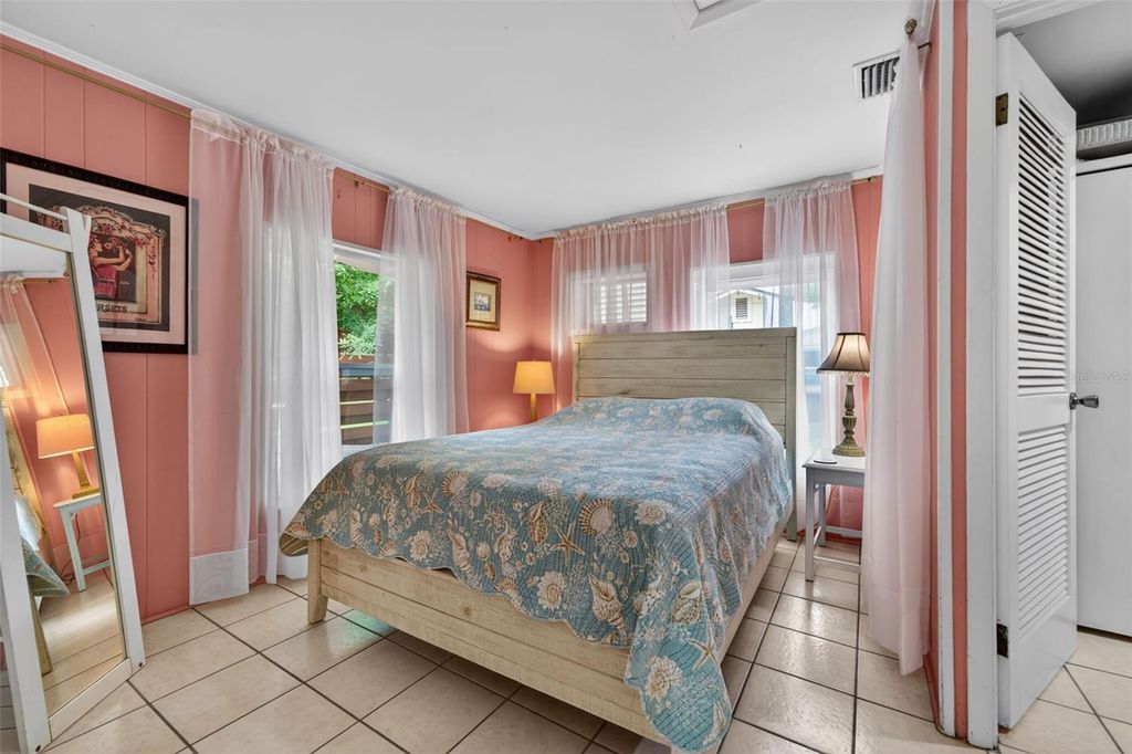 Image 42 of property listing at 660 LINLEY STREET, Longboat Key, FL 34228