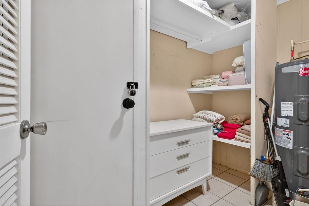 Image 46 of property listing at 660 LINLEY STREET, Longboat Key, FL 34228