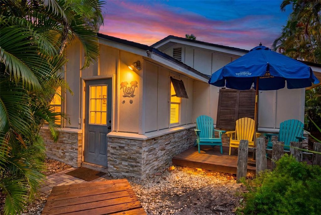 Image 8 of property listing at 660 LINLEY STREET, Longboat Key, FL 34228