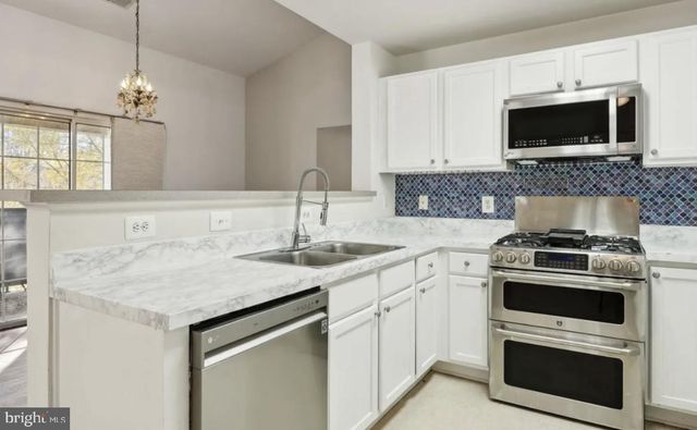 4151 CASTLECARY LN, Fairfax, VA 22030