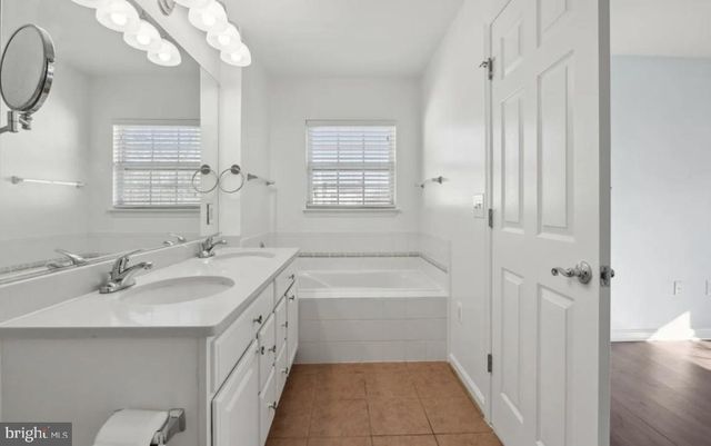 4151 CASTLECARY LN, Fairfax, VA 22030