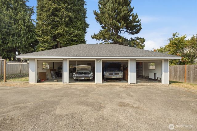 2016 Dickinson Avenue NW, Olympia, WA 98502