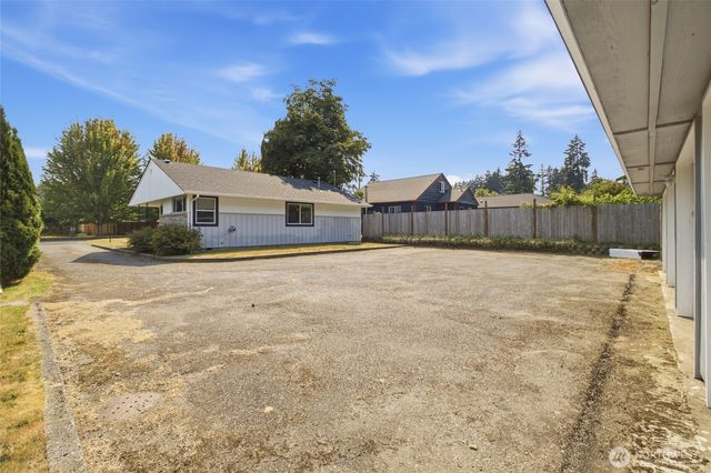 2016 Dickinson Avenue NW, Olympia, WA 98502