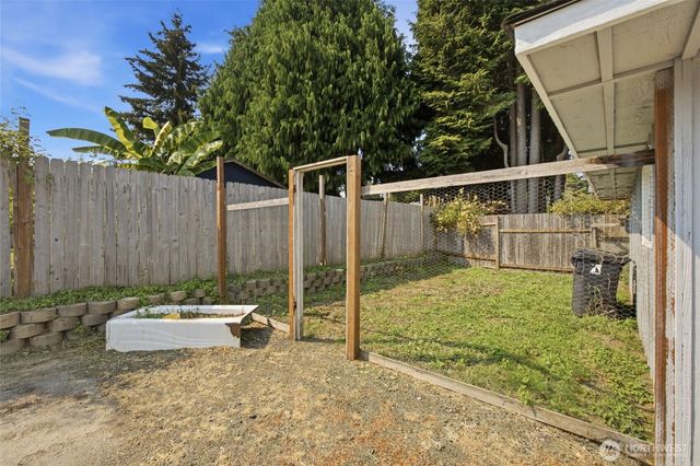 2016 Dickinson Avenue NW, Olympia, WA 98502