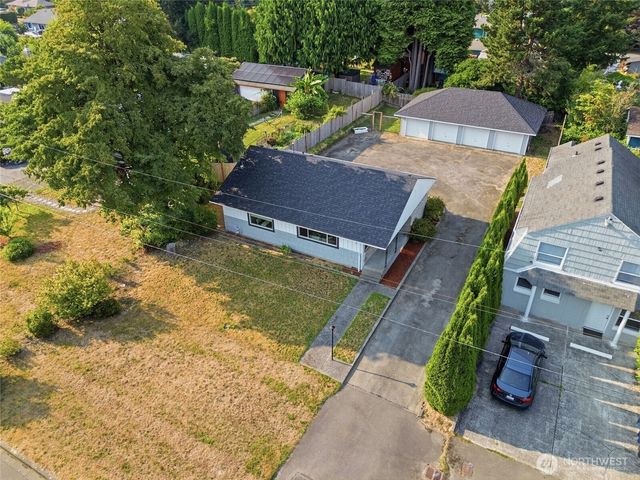 2016 Dickinson Avenue NW, Olympia, WA 98502