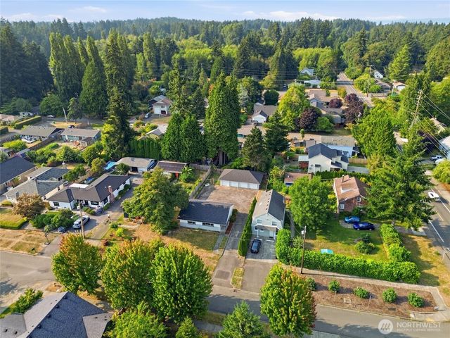 2016 Dickinson Avenue NW, Olympia, WA 98502