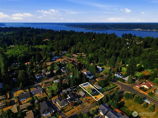 2016 Dickinson Avenue NW, Olympia, WA 98502