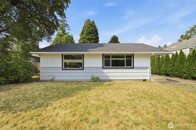 2016 Dickinson Avenue NW, Olympia, WA 98502