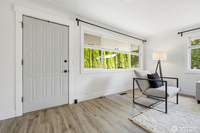 2016 Dickinson Avenue NW, Olympia, WA 98502