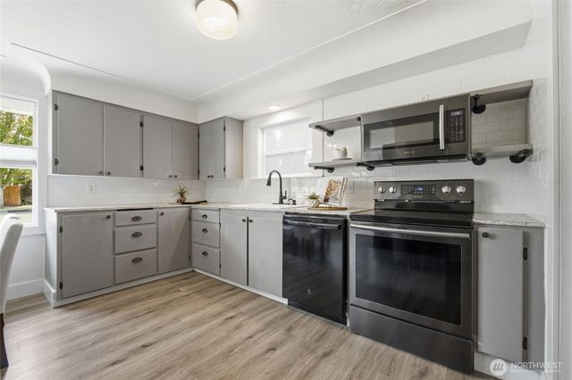 2016 Dickinson Avenue NW, Olympia, WA 98502