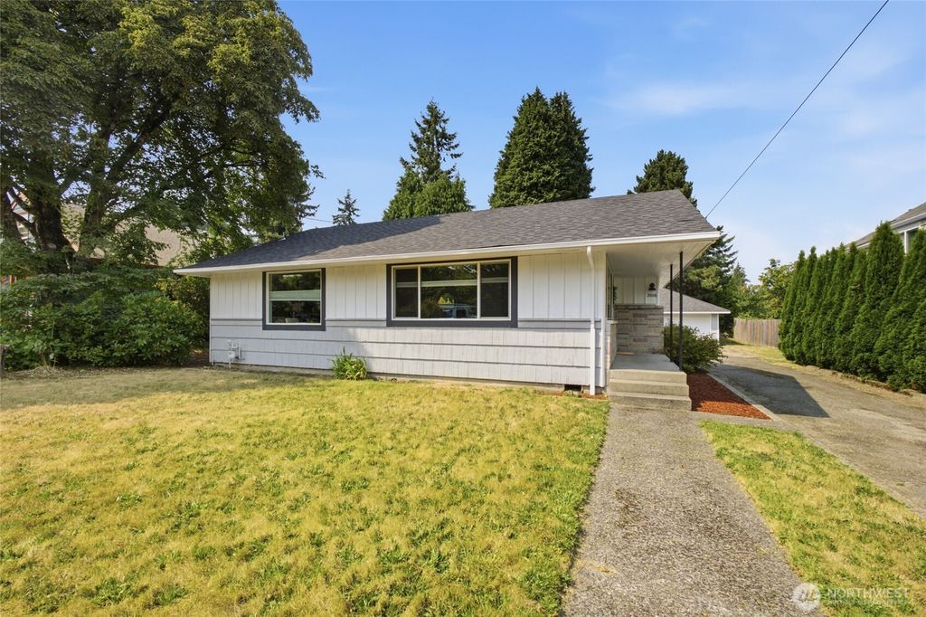 2016 Dickinson Avenue NW, Olympia, WA 98502