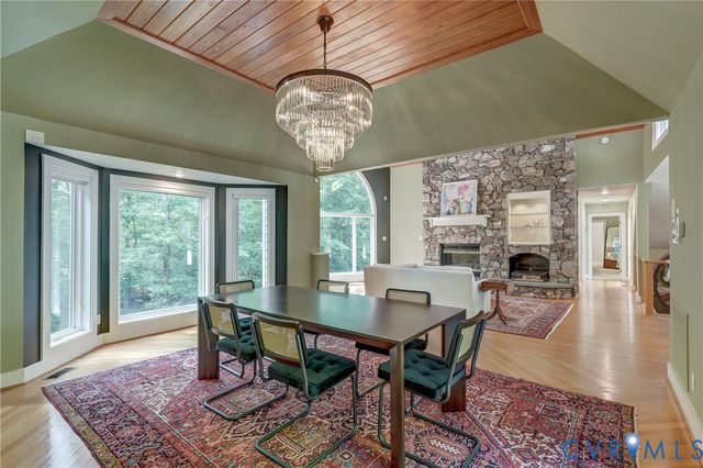 9 Deer Run Rd, Manakin Sabot, VA 23103