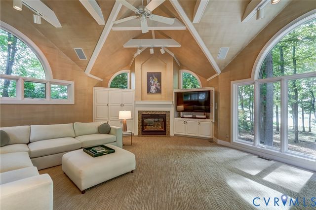 9 Deer Run Rd, Manakin Sabot, VA 23103