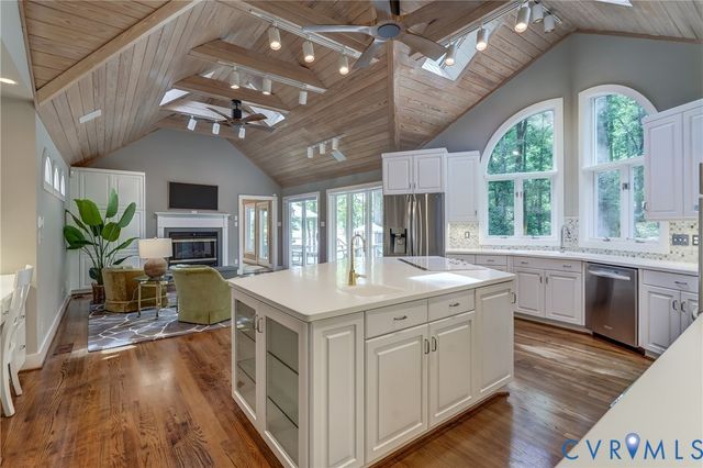 9 Deer Run Rd, Manakin Sabot, VA 23103
