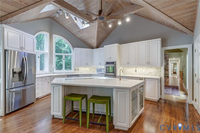 9 Deer Run Rd, Manakin Sabot, VA 23103