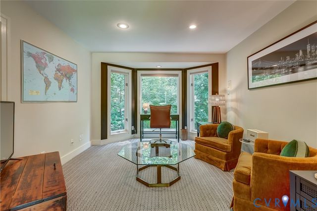 9 Deer Run Rd, Manakin Sabot, VA 23103
