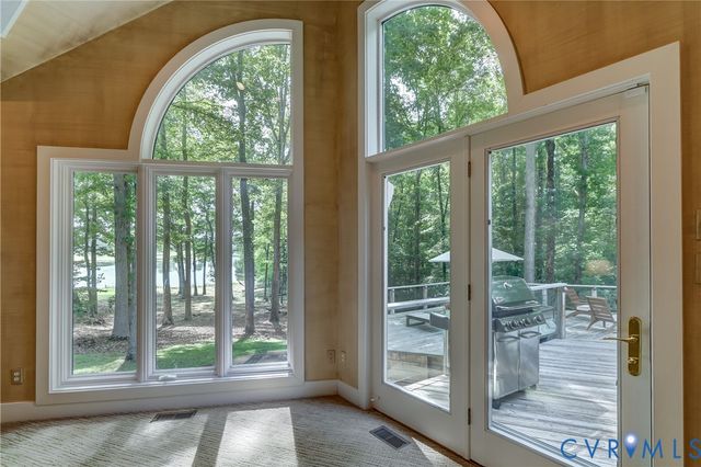 9 Deer Run Rd, Manakin Sabot, VA 23103