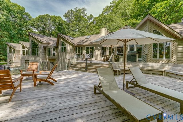 9 Deer Run Rd, Manakin Sabot, VA 23103