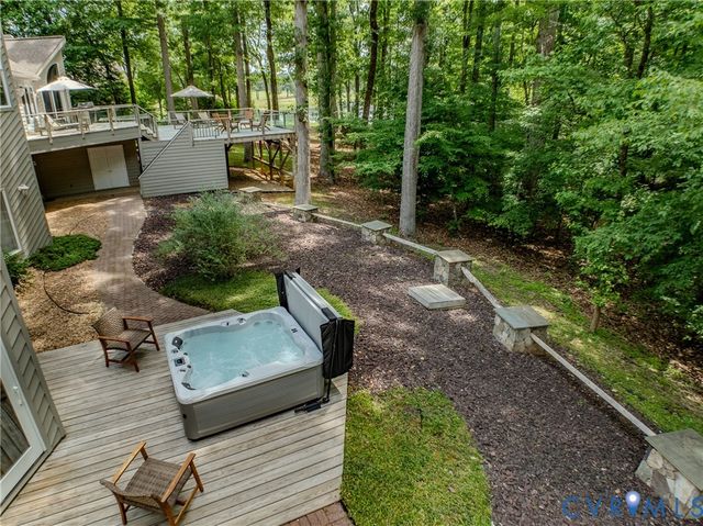 9 Deer Run Rd, Manakin Sabot, VA 23103