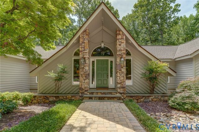 9 Deer Run Rd, Manakin Sabot, VA 23103