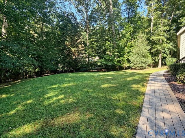 9 Deer Run Rd, Manakin Sabot, VA 23103