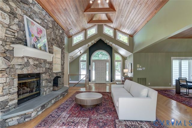 9 Deer Run Rd, Manakin Sabot, VA 23103