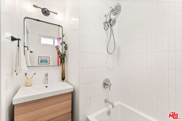 1131 12th Street 102, Santa Monica, CA 90403