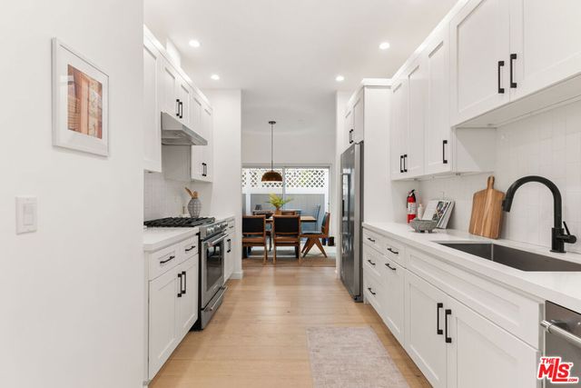 1131 12th Street 102, Santa Monica, CA 90403