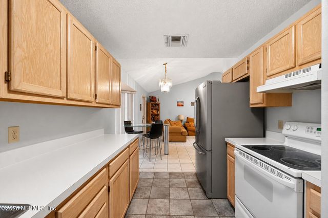 485 SHAMROCK S, Jacksonville, FL 32218